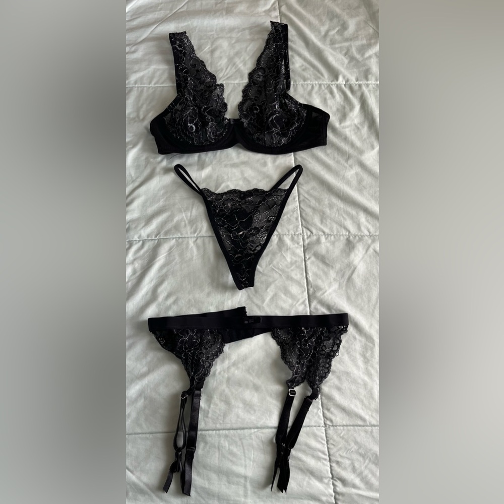Elegant Black Lace Lingerie Set